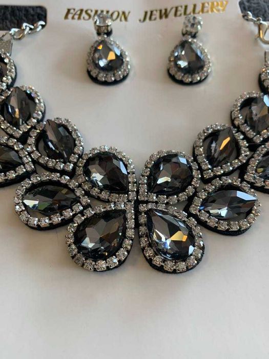 Красив нов дамски комплект бижута