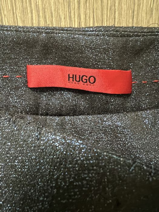 HUGO BOSS пола М размер