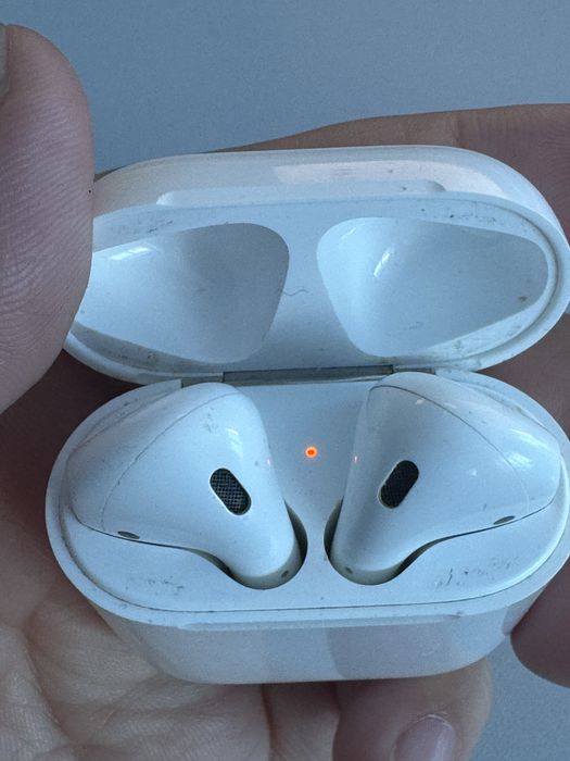 Продам Airpods  5000 тг