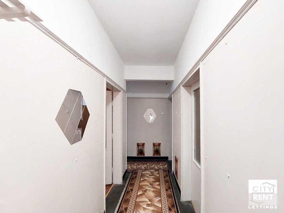 Дава се под наем Четиристаен апартамент в Велико Търново, Център - 99 кв.м за 500 € - Снимка #2