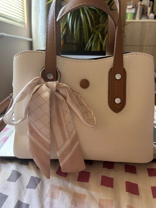 Дамска бяла чанта