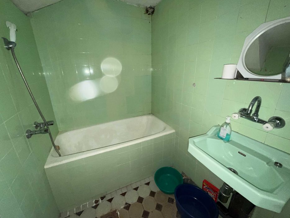 Продажба на прекрасна двуетажна вила в село Долно Сахране