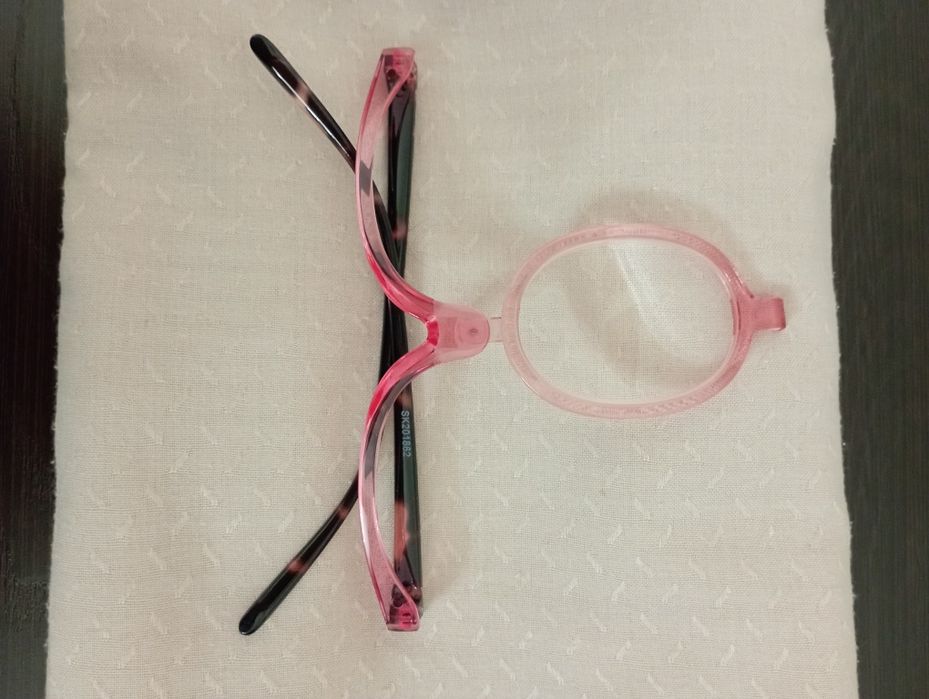 Продам новые  очки  полуободковые для макияжа