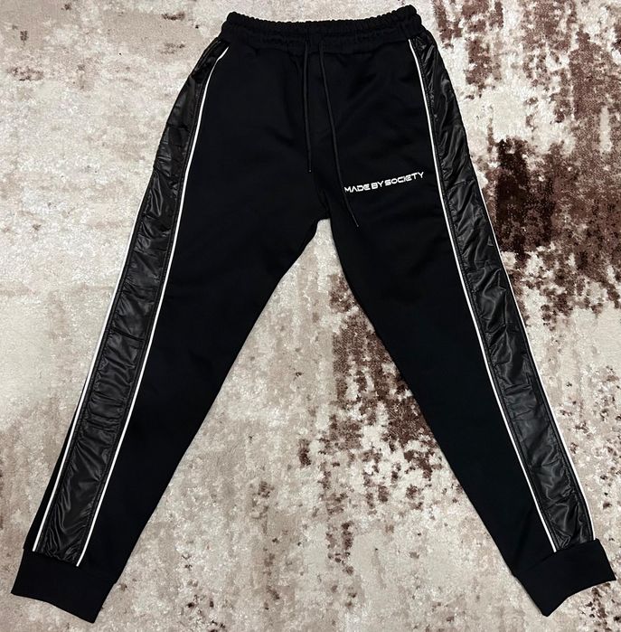 Vand compleu nou de bărbați Made by Society