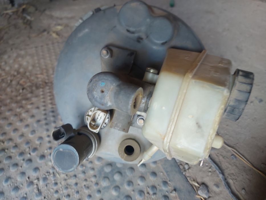 Вакуум на мерседес 210