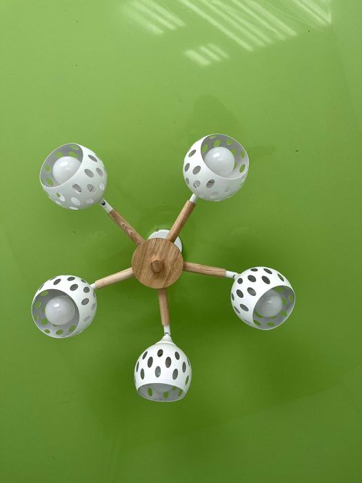 продам люстра  2 штук