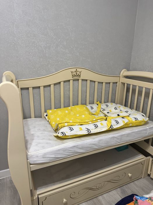 Продам детскую кроватку