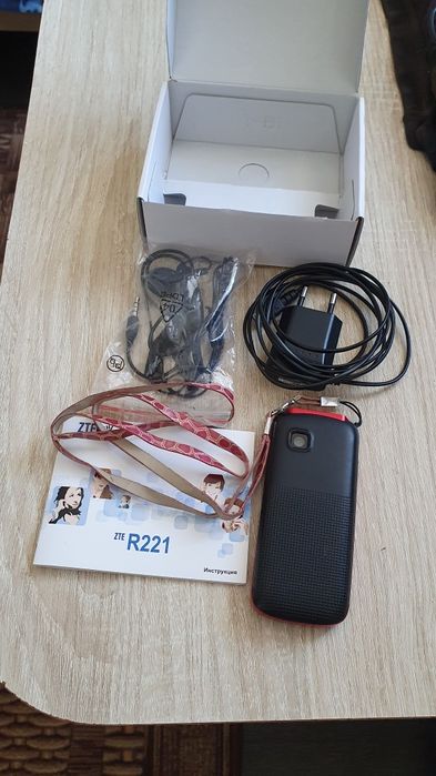 Мобильный телефон