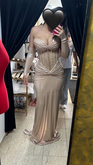 Rochie de seara lunga ,facuta pe comanda ,purtata o singura data .
