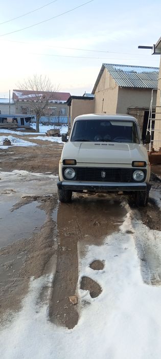 Нива 21-21 сотилади