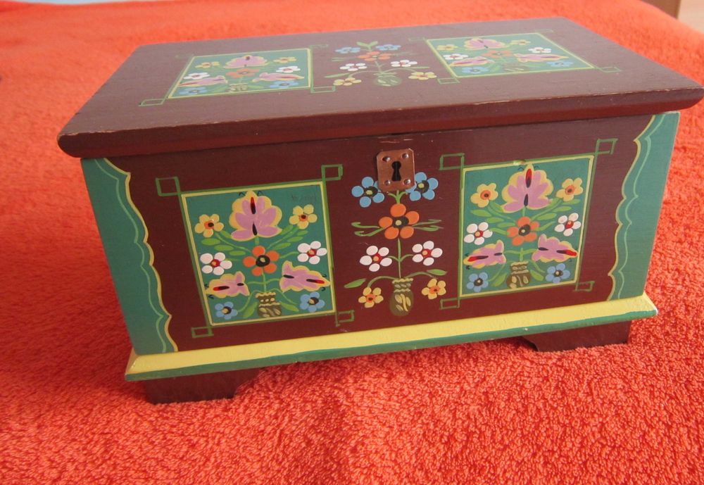cadou rar vintage mini cufar ladita pictata manual,lemn,Germania