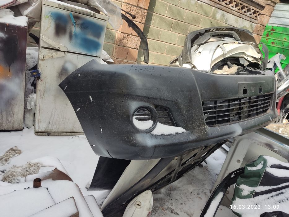 Бампер хай люкс2013год