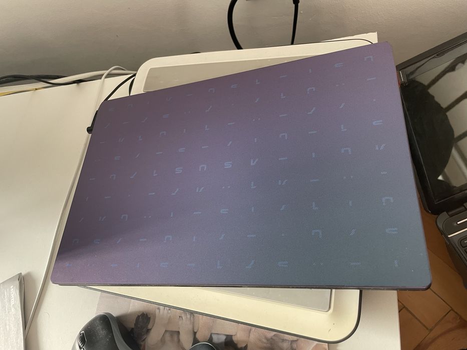 Laptop ultraportabil ASUS E410MA