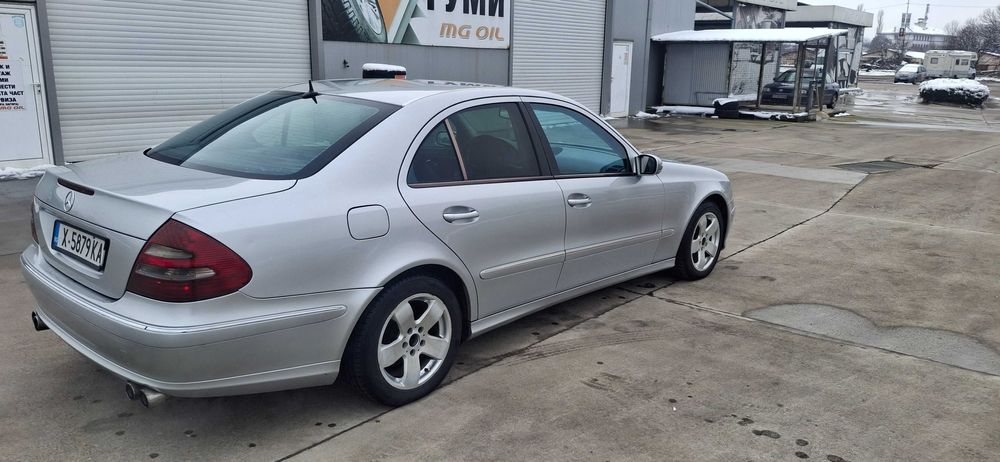Продавам Мерцедес Е 270 CDI 177коня авангард 2004г