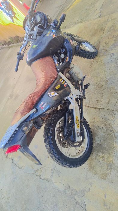 BMW f 650 în stare bună necesită garnitură de chiuloasă