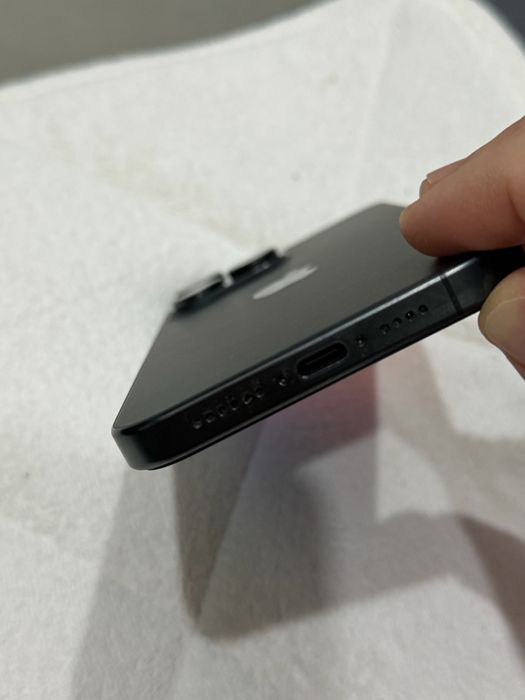 Продам Айфон 15 про макс 256