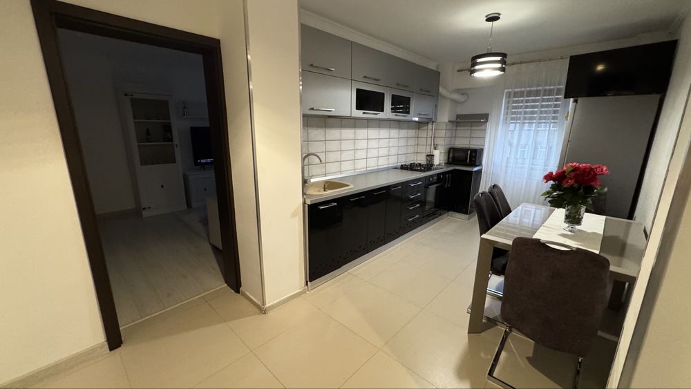 Apartament 2 camere decomandat , loc parcare , Calea severinului Viza vie de Auchan , Promenada , Dedeman