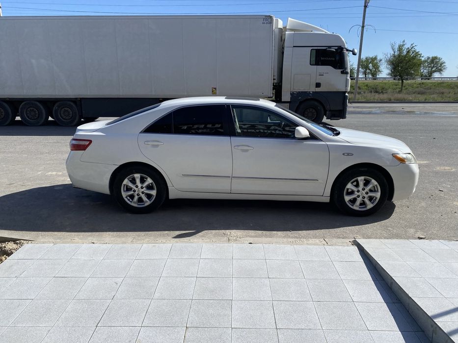 Тайота Камри 45XLE R16 титанка