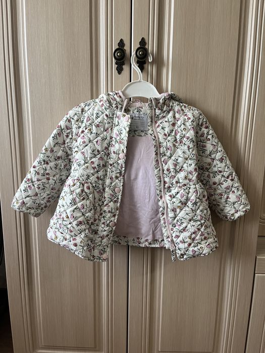 Курточка на девочку.