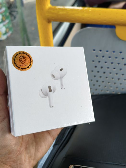 Новые наушники Airpods