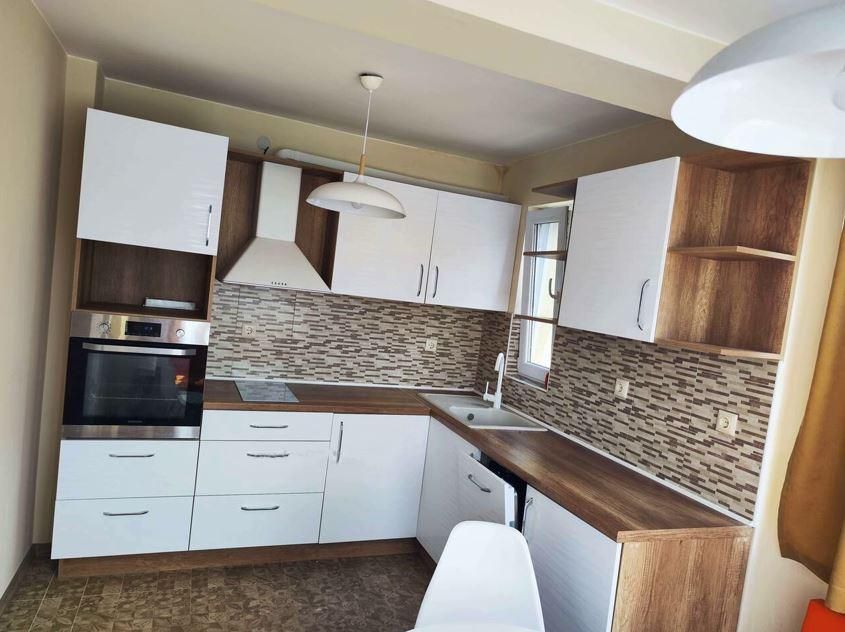 Дава се под наем Четиристаен апартамент в Бургас, Сарафово - 120 кв.м за 750 € - Снимка #3