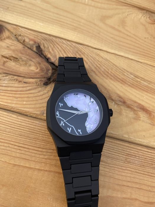 Часы кварцавые с арабскими цыфрами черно белые