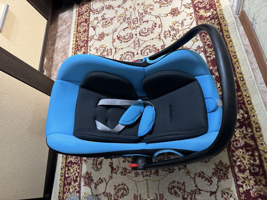 Продам автокресло