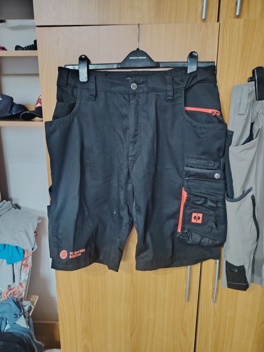 Vînd pantalonii scurți bărbati work Enghelber Strauss mărimea L -XL!