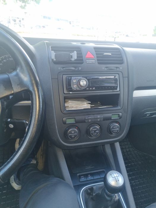 Продавам VW  GOLF 5