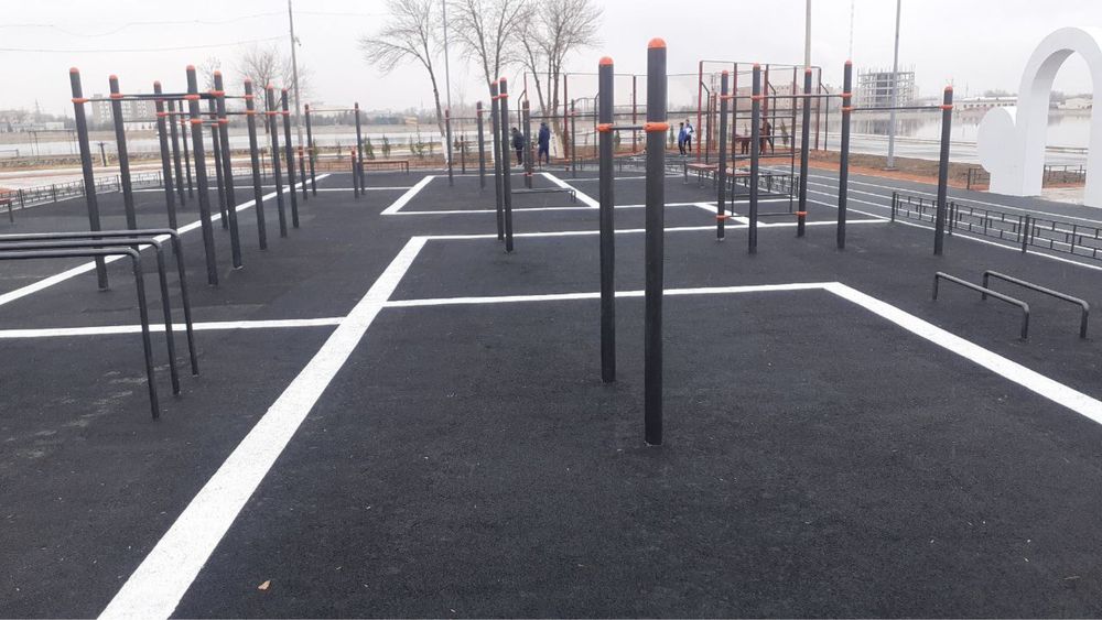 Резиновое покрытие для спорт площадок беговых дорожек дестких площадок