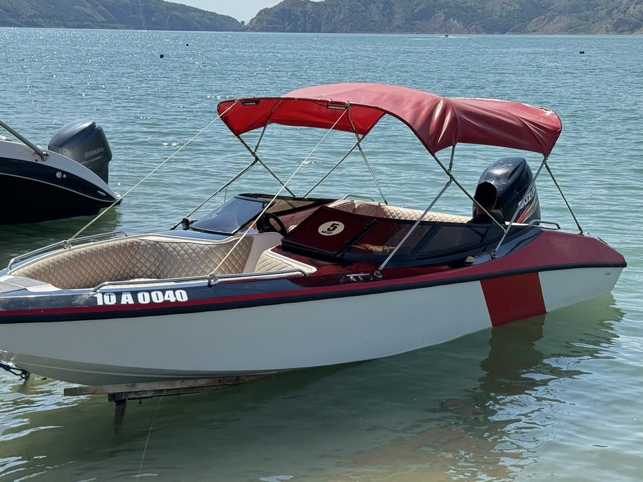 В продаже роскошный катер родом из США