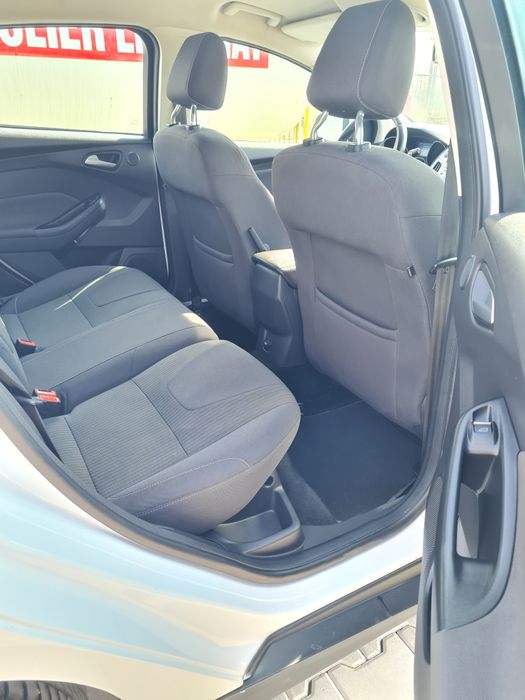 Ford Focus 1.6 benzină- 150 c.p 2012
An fabricație 2012 E5
Cutie 6+1 t