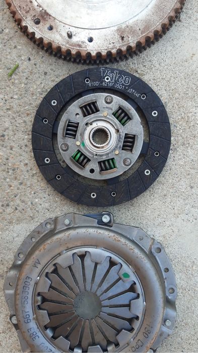 Kit ambreiaj VALEO: Placa presiune , disc ambreiaj si volanta