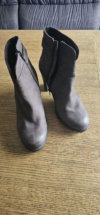 Зимни кожени боти на ток  40 номер