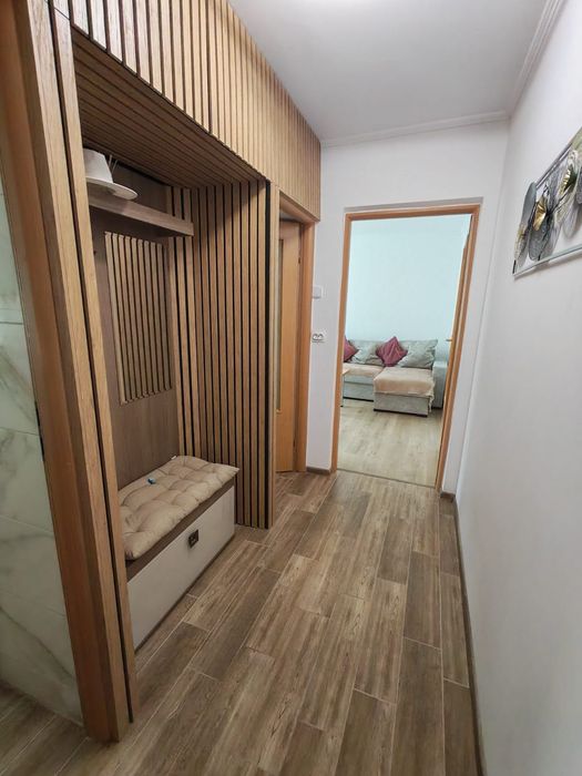 De închiriat Apartament 3 camere Ciresica  lângă universitatea Ovidius.
