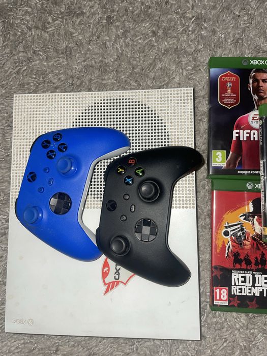 Pachet Xbox One S 1TB + 2 Controllere + Jocuri Top