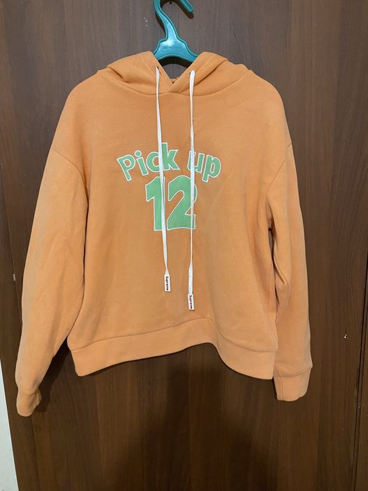 Толстовку  продам  женскую  срочно