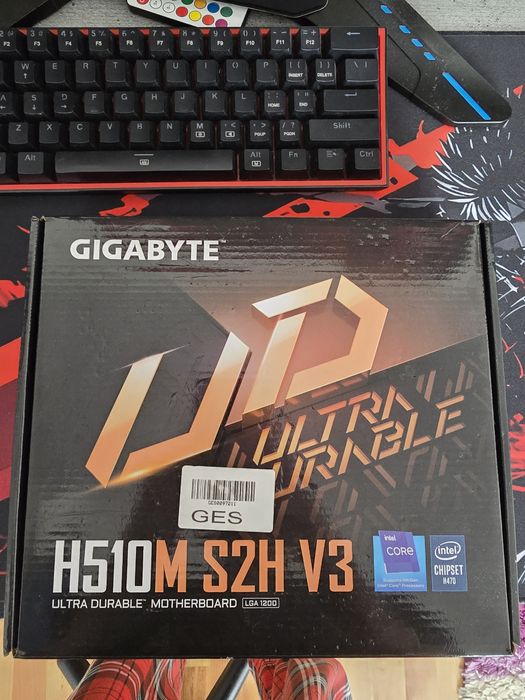 Se vinde placa de baza Gigabyte H510M S2h V3 socket 1200,compatibil pr