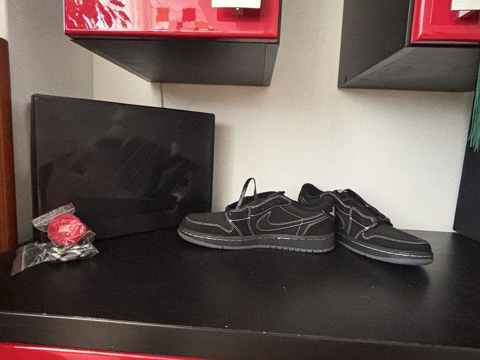 Jordan 1 Phantom marimea 44