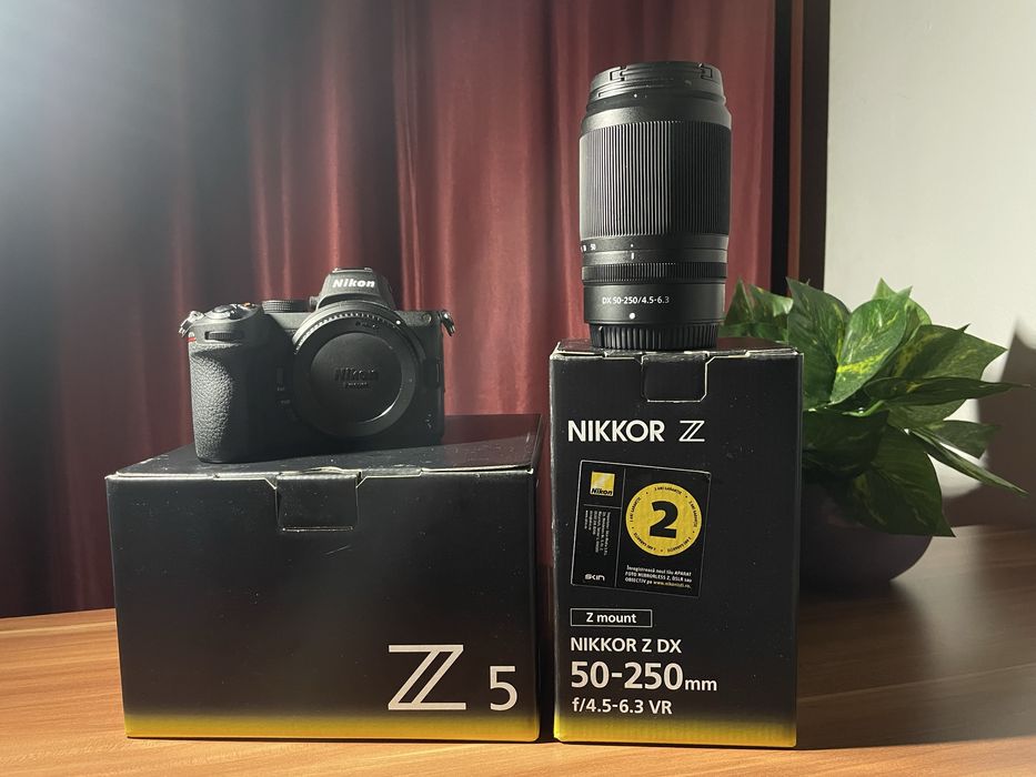 Camera foto Nikon z5 kit , nikkor z dx 50-250