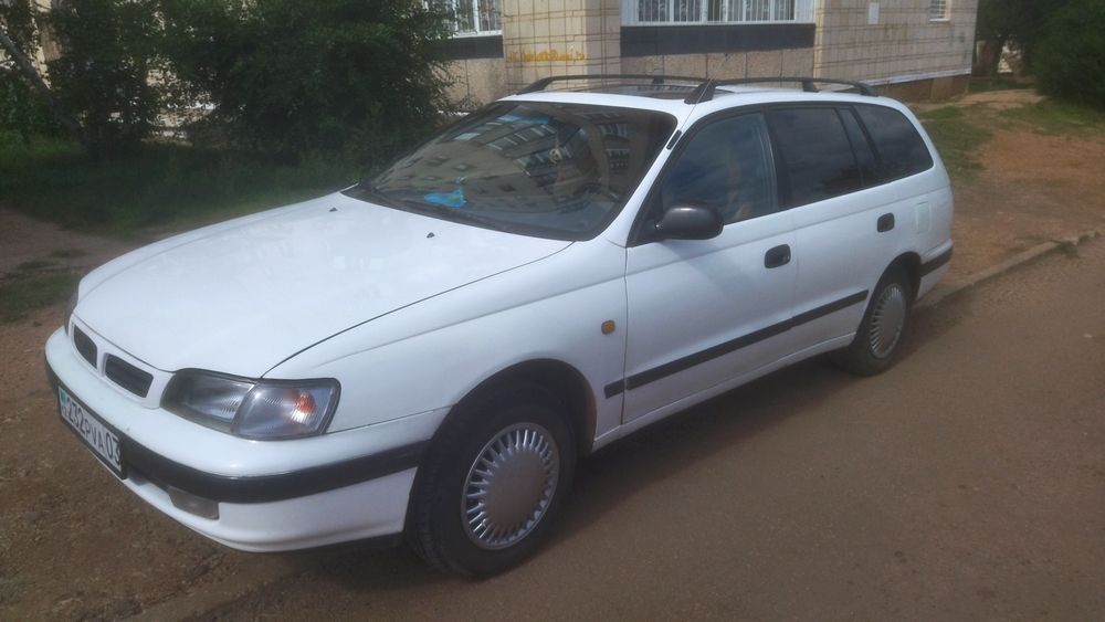 Продам Тойота Карина Е