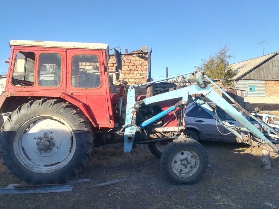 Продам трактор вместе оборудовониями