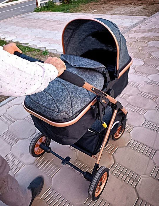 Продается Коляска трансформер