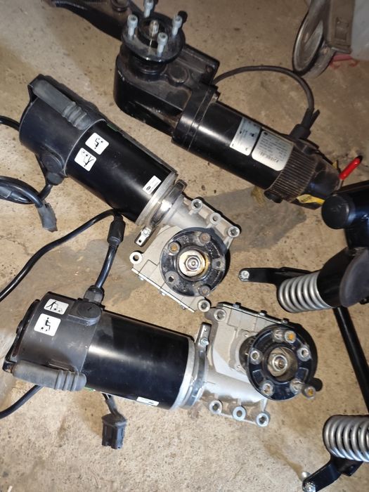 Motor cu reductor 24 v