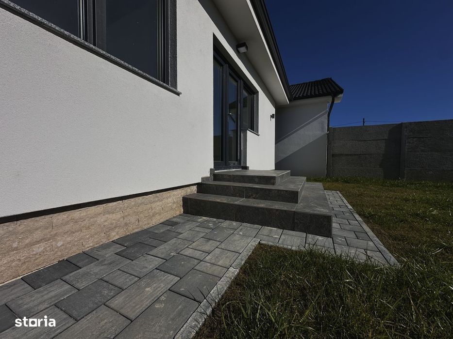 Casa nouă premium - la intrare în Sântandrei, garaj