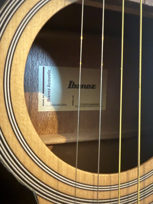 Ibanez акустична китара