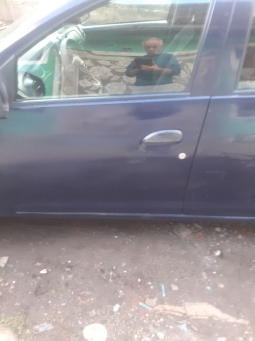 Vând Dacia logan