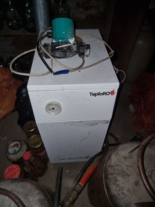 Напольная газовая печка и циркуляционый насос