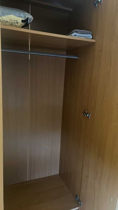 Гардероб с две крила