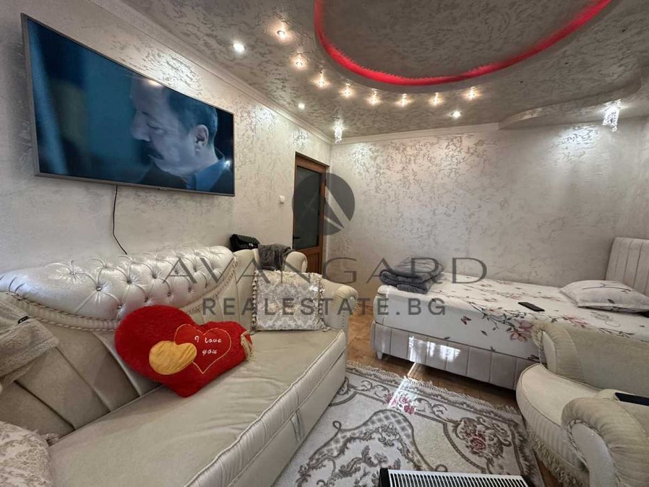 Продава се Двустаен апартамент в Пловдив, Изгрев - 64 кв.м за 1602 €/кв.м - Снимка #1